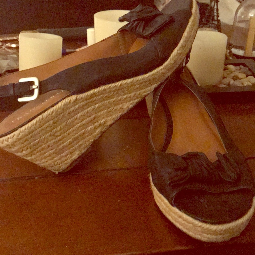 Black sandals